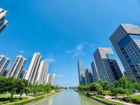 富力中央公园 四朝南带大阳台大飘窗 富力中央公园